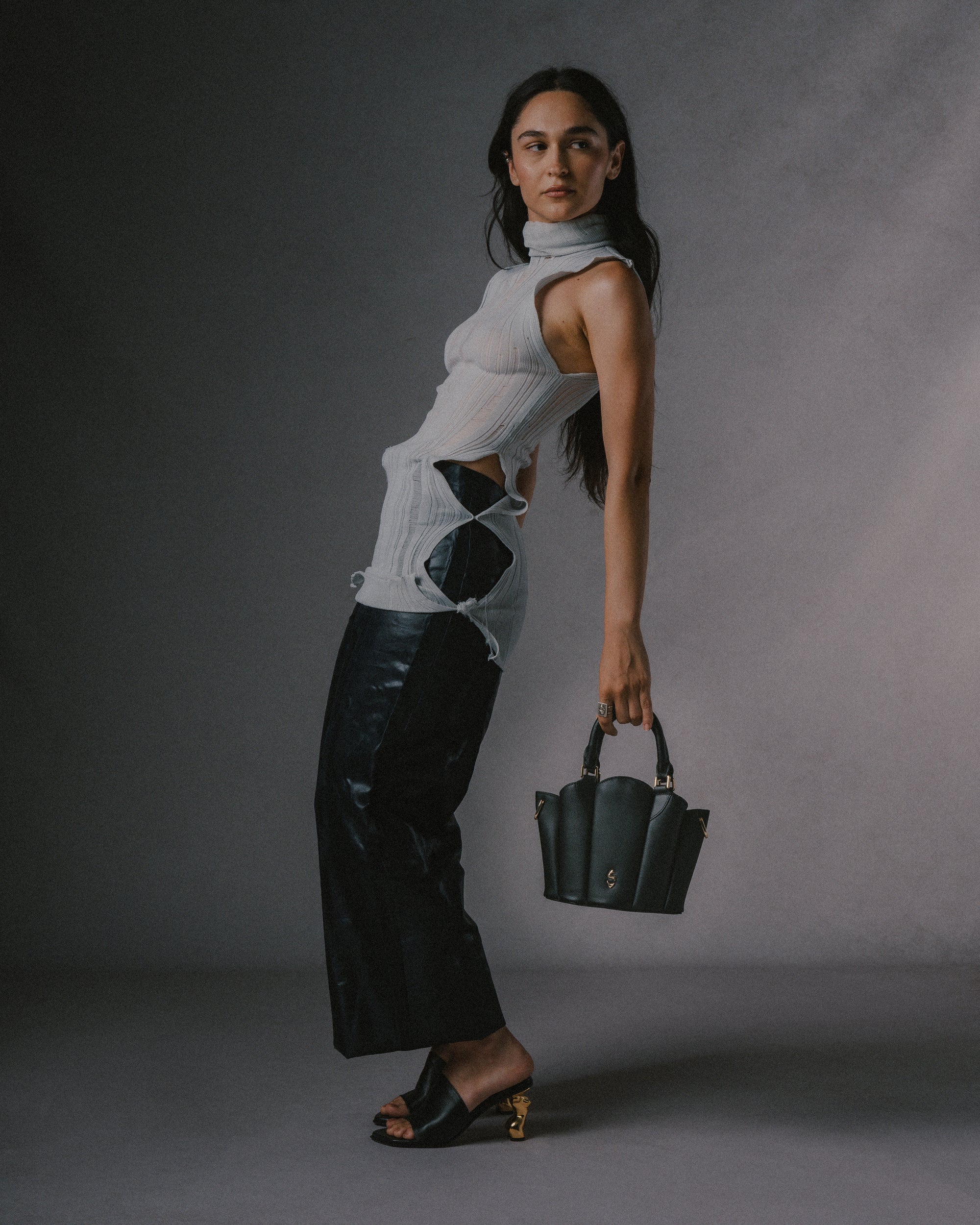 The Apsara Mule Black