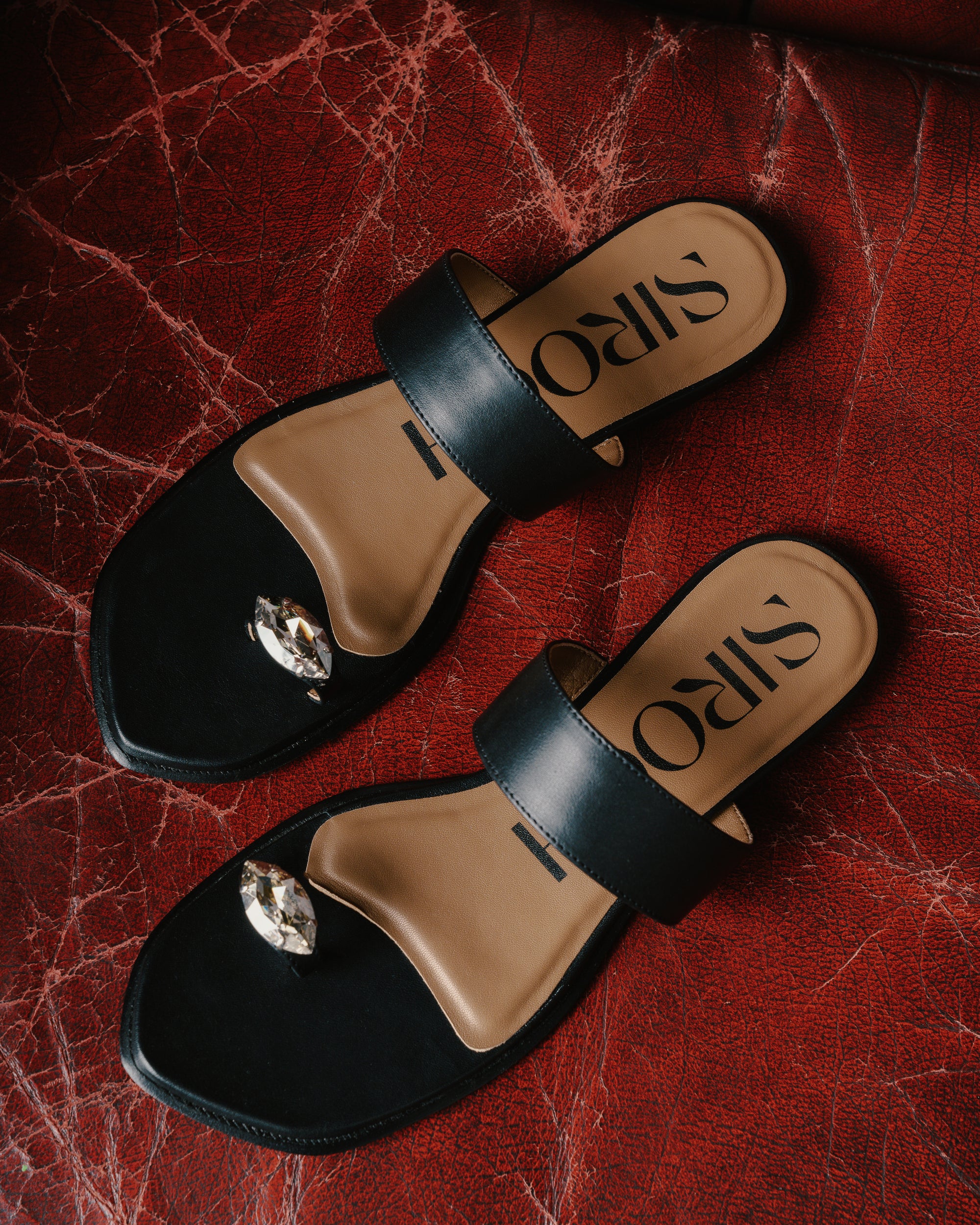 Heera Flats Black